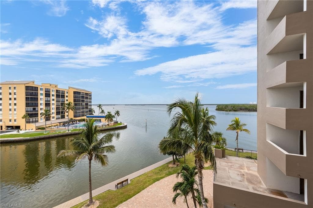 4265 Bay Beach LN # 425, FORT MYERS BEACH FL 33931-7