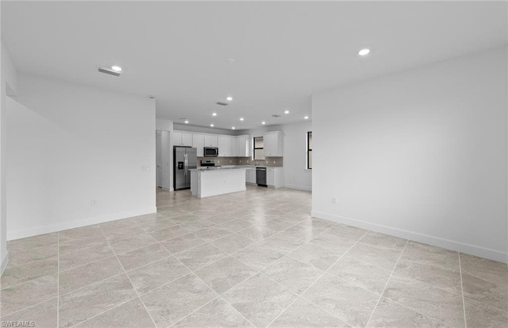 3861 Passion Vine DR, ALVA FL 33920-5