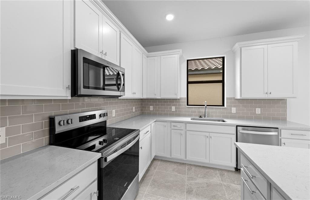 3861 Passion Vine DR, ALVA FL 33920-2