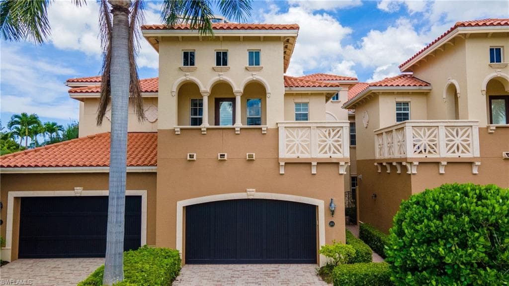 6501 Crown Colony PL # 201, NAPLES FL 34108-1