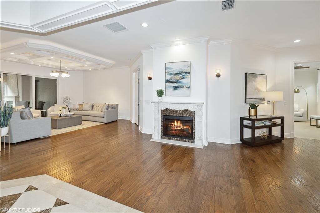 6501 Crown Colony PL # 201, NAPLES FL 34108-5