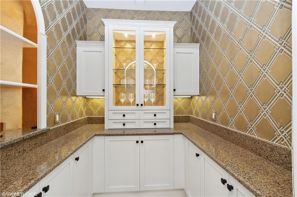 6501 Crown Colony PL # 201, NAPLES FL 34108-16