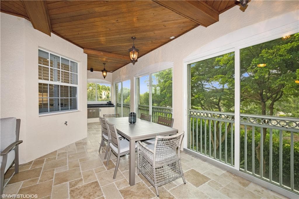 6501 Crown Colony PL # 201, NAPLES FL 34108-11