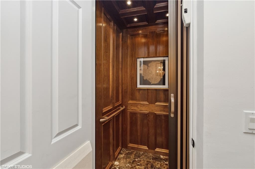 6501 Crown Colony PL # 201, NAPLES FL 34108-4