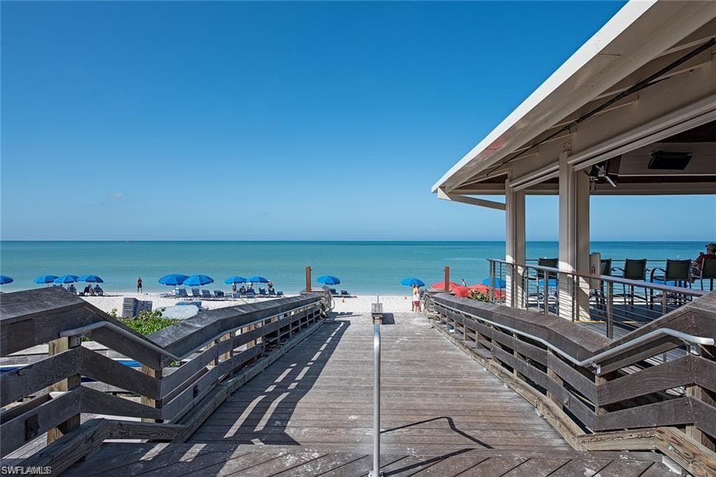 6501 Crown Colony PL # 201, NAPLES FL 34108-33