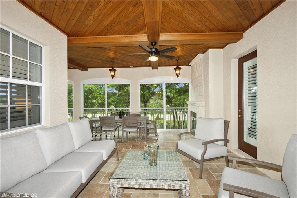 6501 Crown Colony PL # 201, NAPLES FL 34108-9