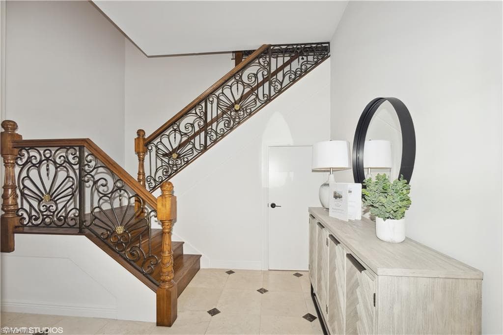 6501 Crown Colony PL # 201, NAPLES FL 34108-3