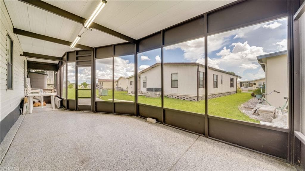 566 Horizon DR, NORTH FORT MYERS FL 33903-26