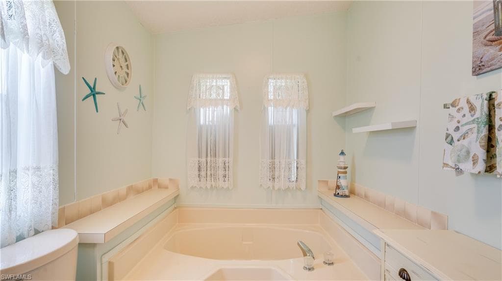 566 Horizon DR, NORTH FORT MYERS FL 33903-16