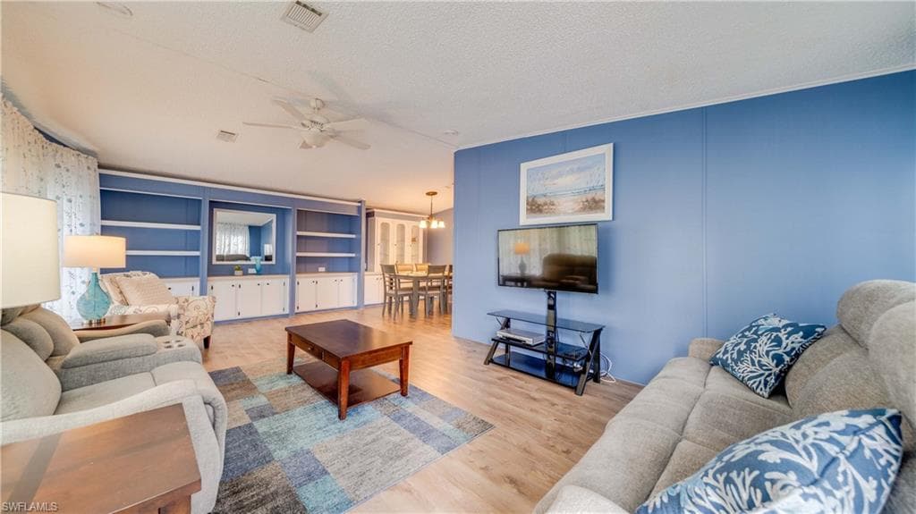 566 Horizon DR, NORTH FORT MYERS FL 33903-11