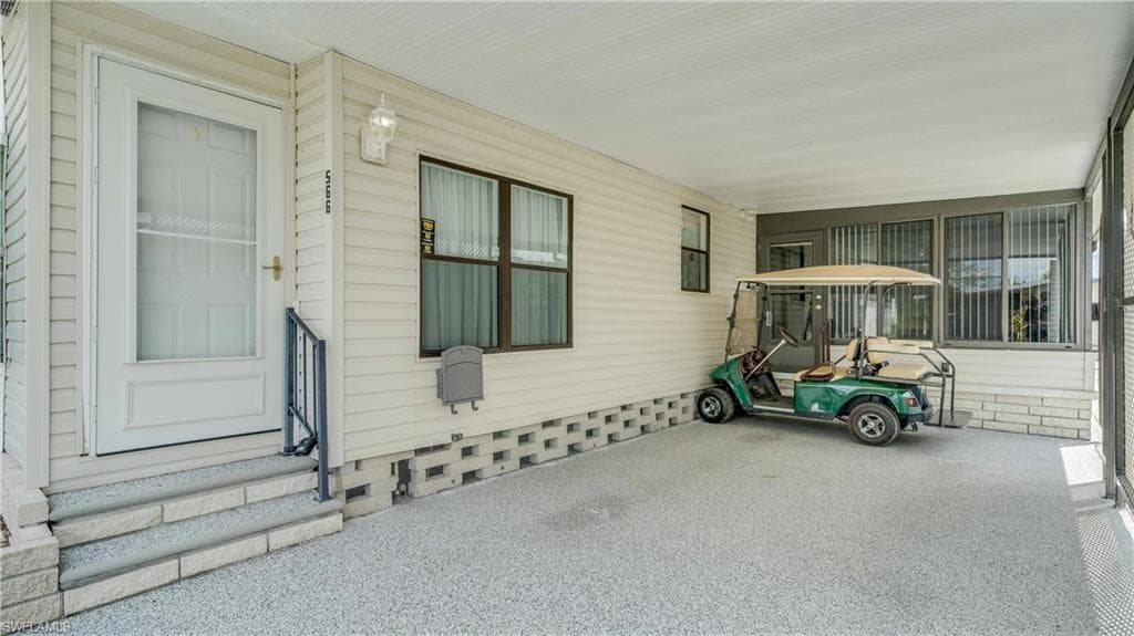 566 Horizon DR, NORTH FORT MYERS FL 33903-31