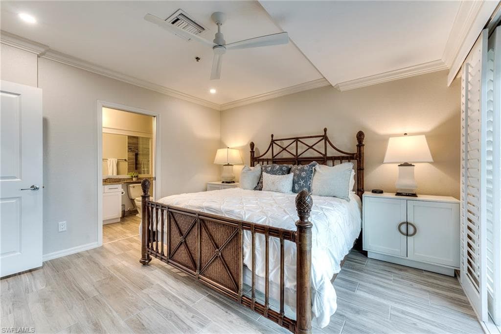 160 Palm ST # 210, MARCO ISLAND FL 34145-22