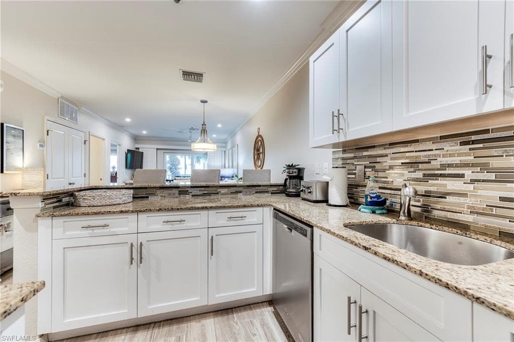 160 Palm ST # 210, MARCO ISLAND FL 34145-12