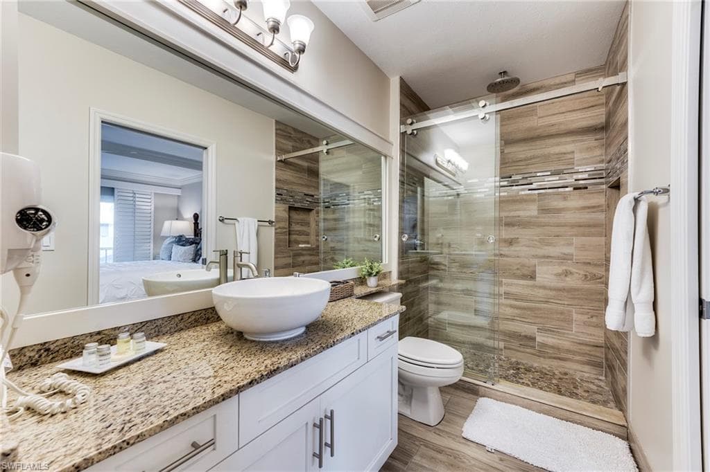 160 Palm ST # 210, MARCO ISLAND FL 34145-25