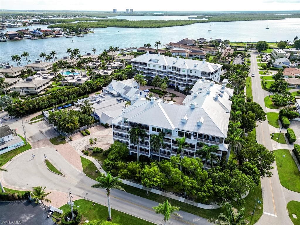 160 Palm ST # 210, MARCO ISLAND FL 34145-29