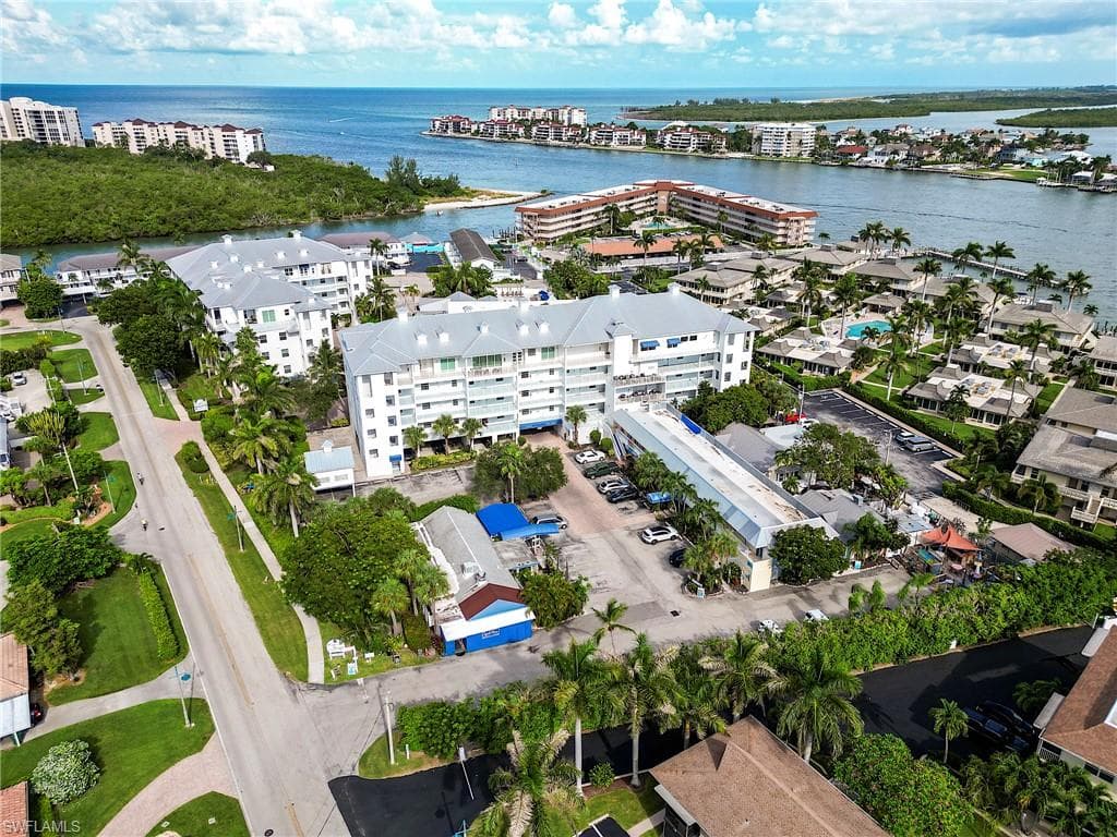 160 Palm ST # 210, MARCO ISLAND FL 34145-33