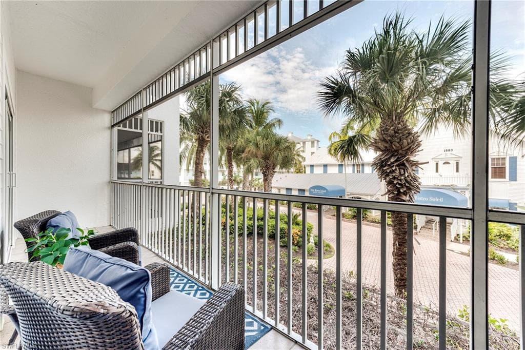 160 Palm ST # 210, MARCO ISLAND FL 34145-14
