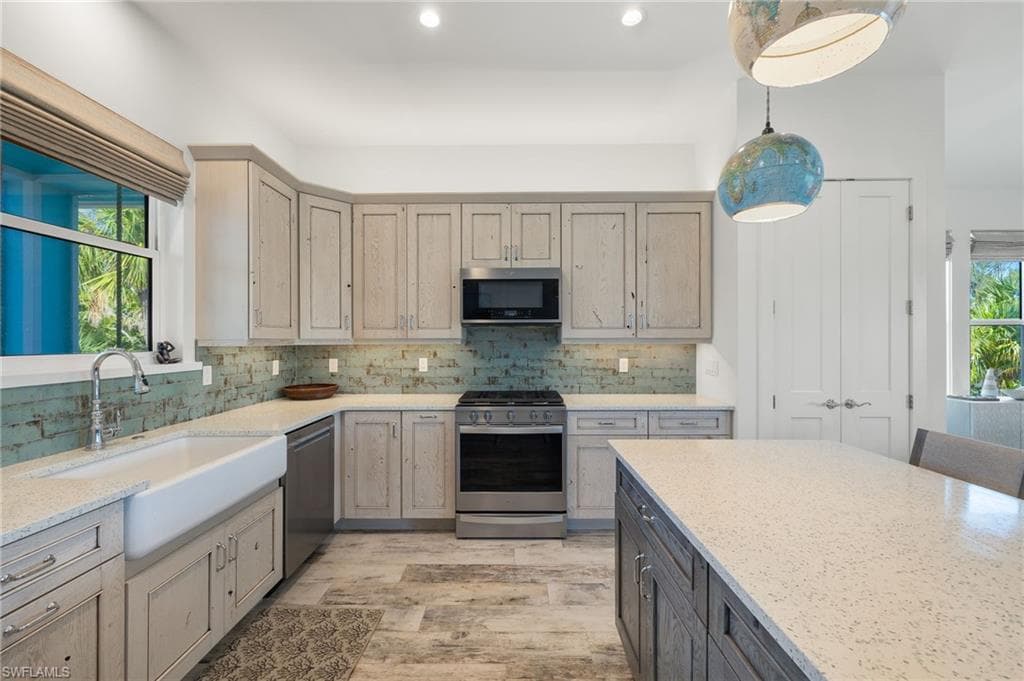 5750 Sanibel Captiva RD, SANIBEL FL 33957-10
