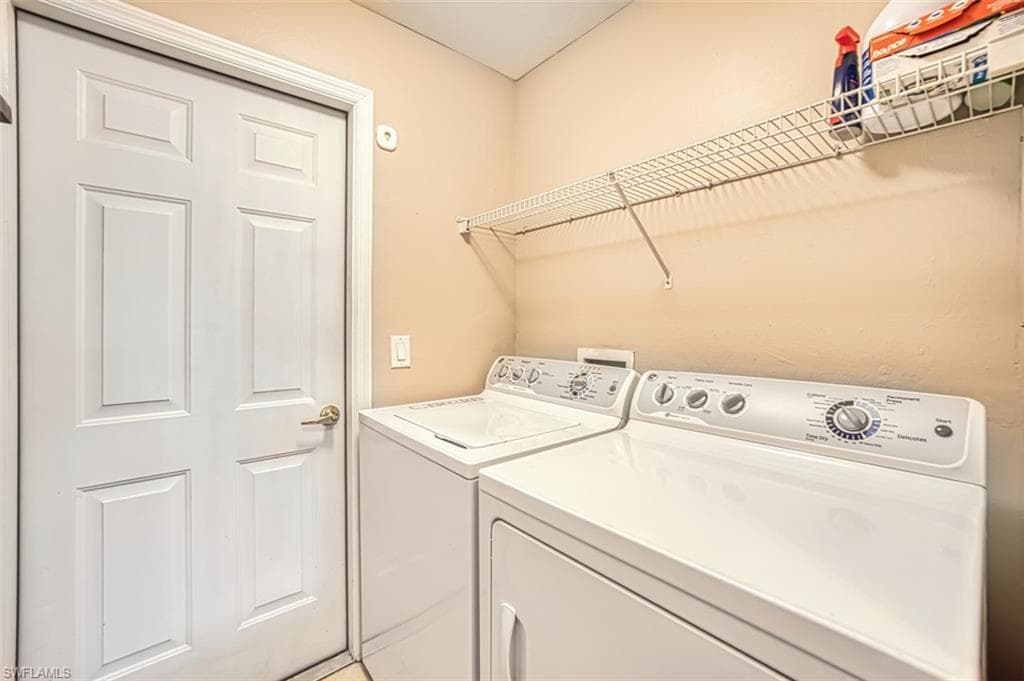 9919 Horse Creek RD, FORT MYERS FL 33913-23