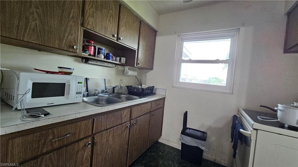 1116 Broad ST N, LEHIGH ACRES FL 33936-6