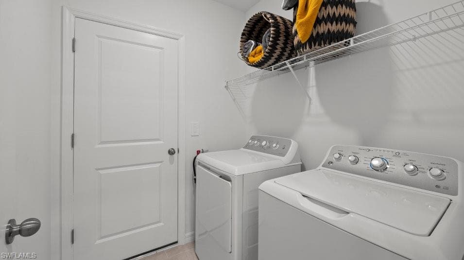 10043 Salina ST, FORT MYERS FL 33905-22