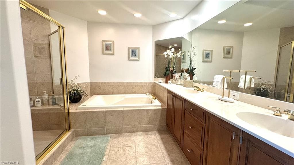 2738 Tiburon BLVD E # B405, NAPLES FL 34109-13