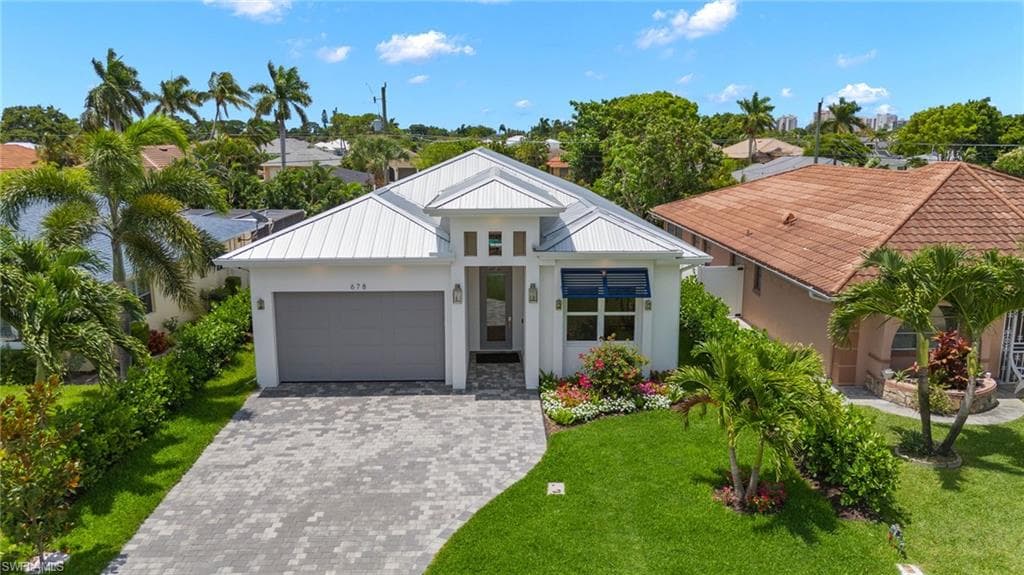 558 100th AVE N, NAPLES FL 34108-26