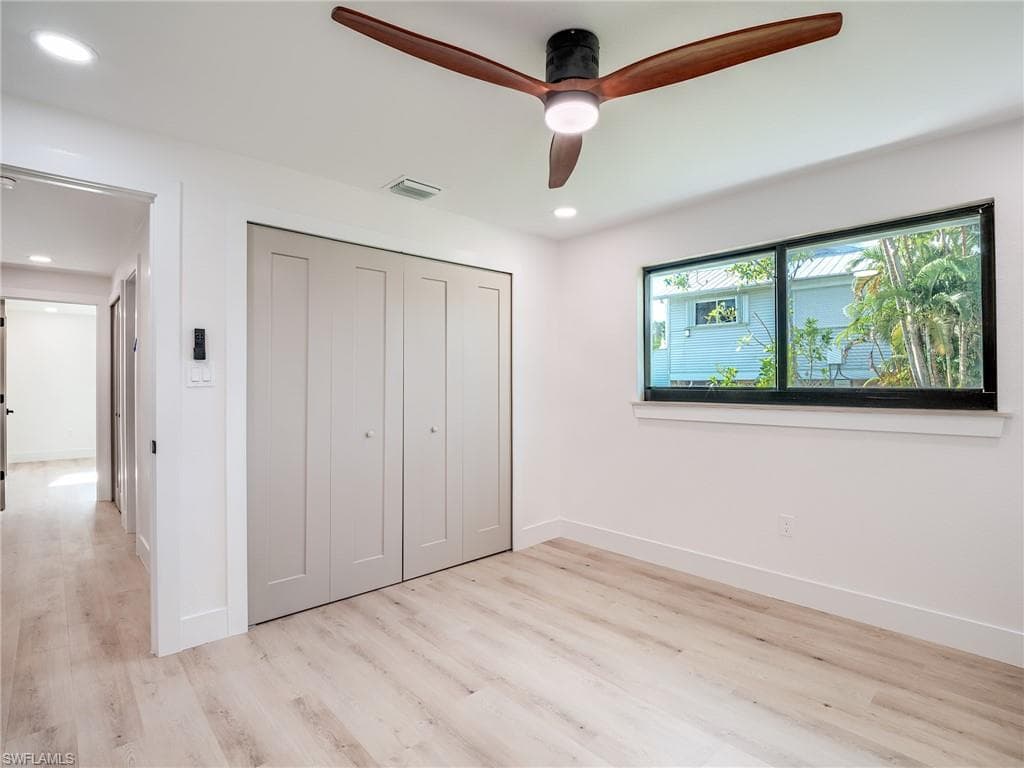 658 Donax ST, SANIBEL FL 33957-26