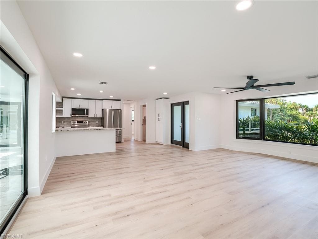 658 Donax ST, SANIBEL FL 33957-12