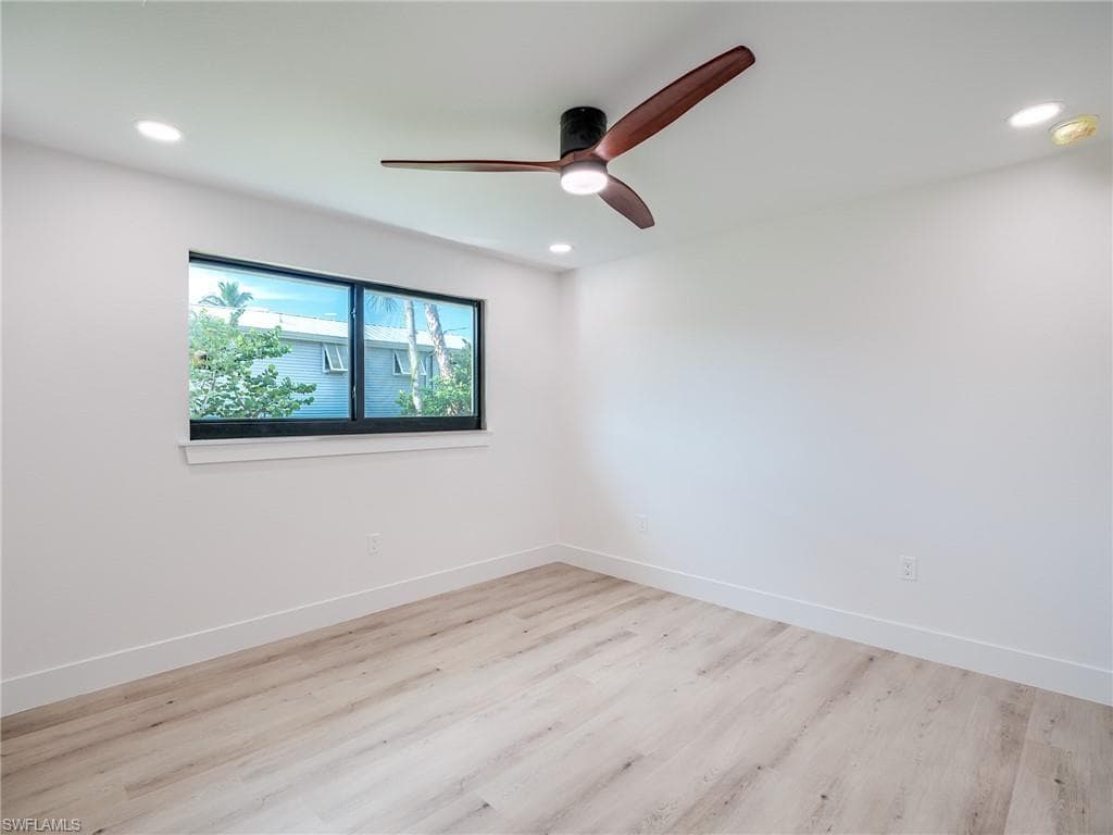 658 Donax ST, SANIBEL FL 33957-25