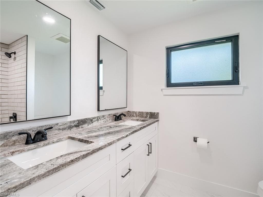 658 Donax ST, SANIBEL FL 33957-21
