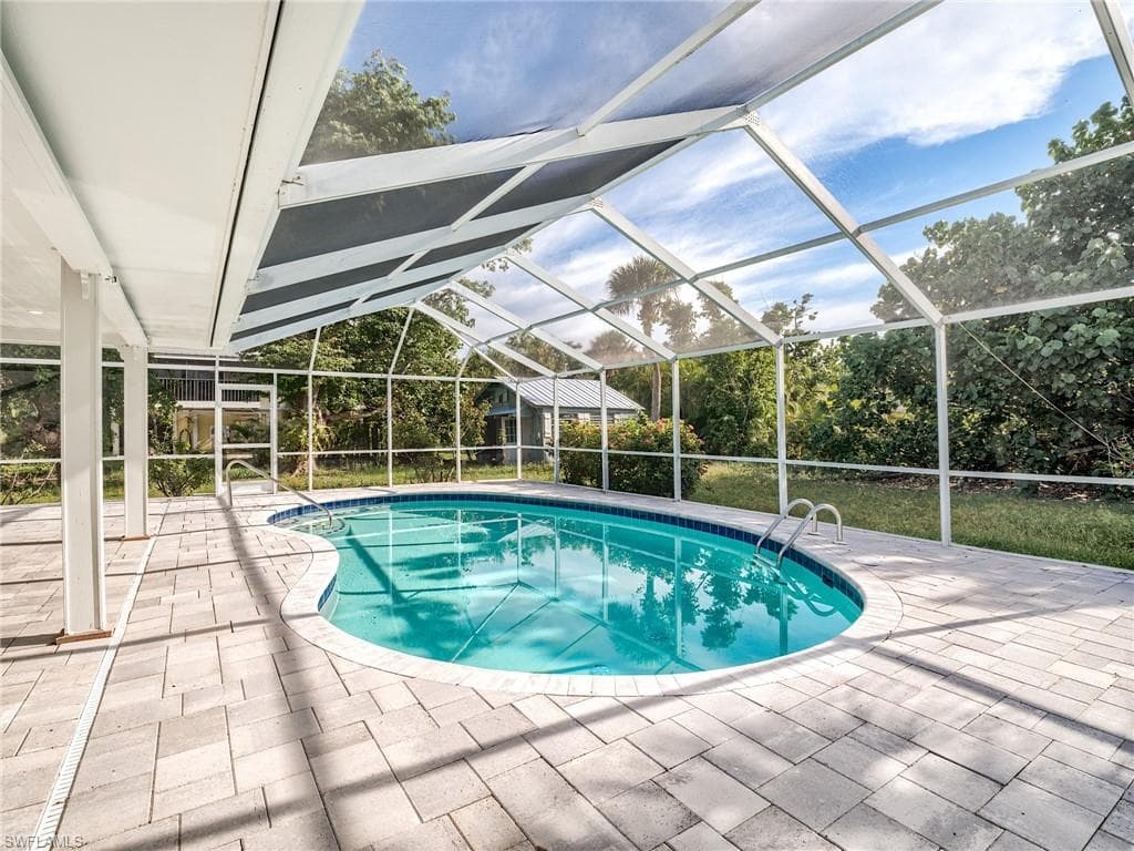 658 Donax ST, SANIBEL FL 33957-31