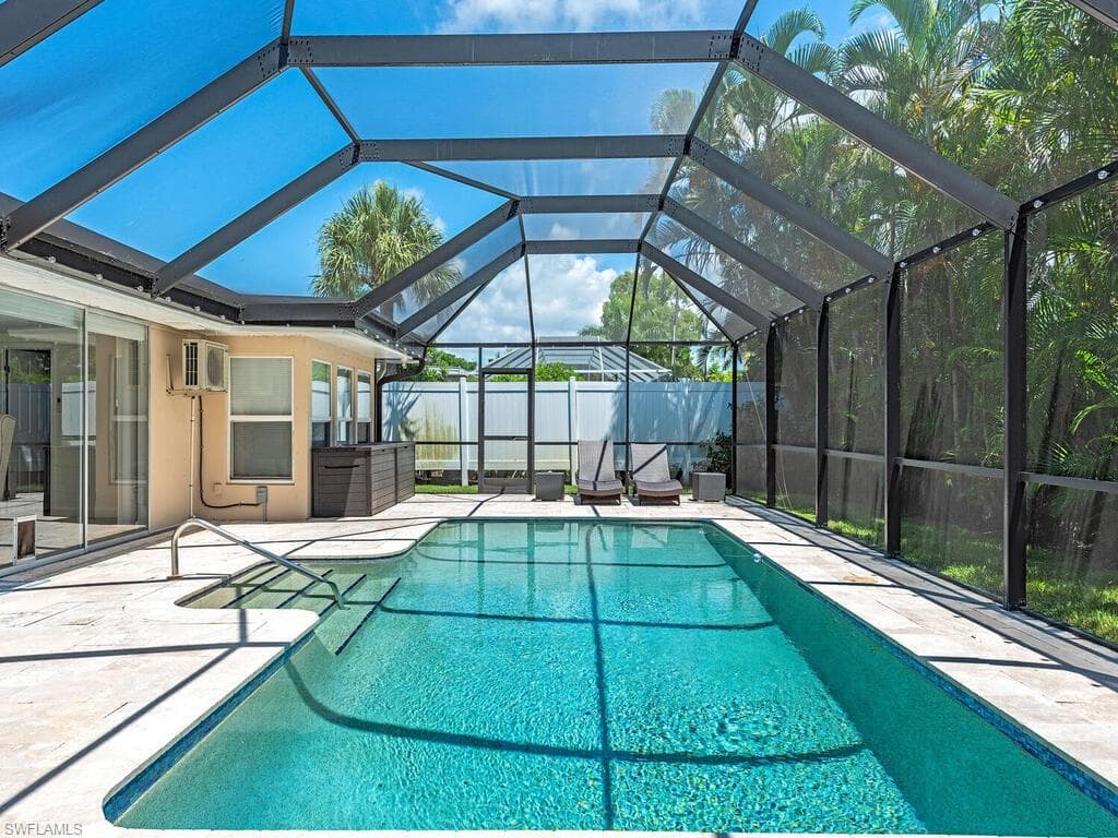 152 Coral Vine DR, NAPLES FL 34110-1
