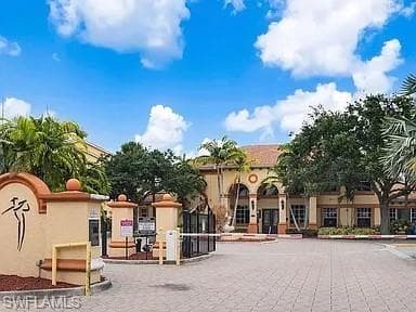 7905 Preserve CIR # 138, NAPLES FL 34119-24