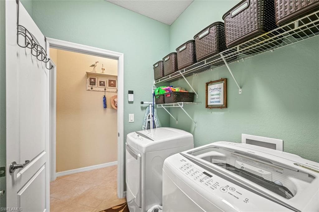 10522 Yorkstone DR, BONITA SPRINGS FL 34135-25