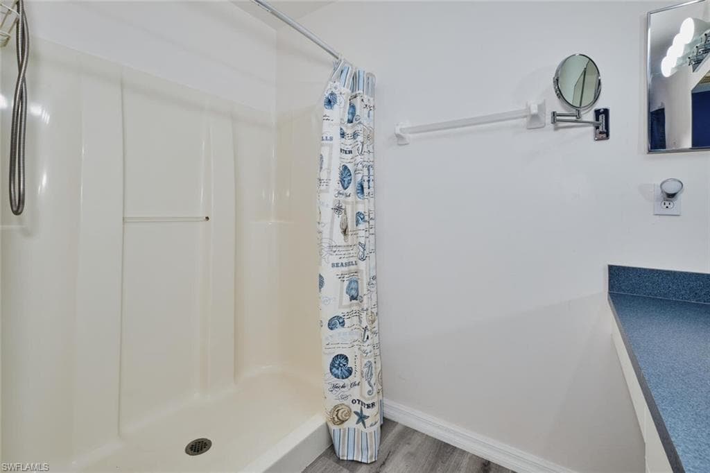 820 Unger AVE, FORT MYERS FL 33913-28