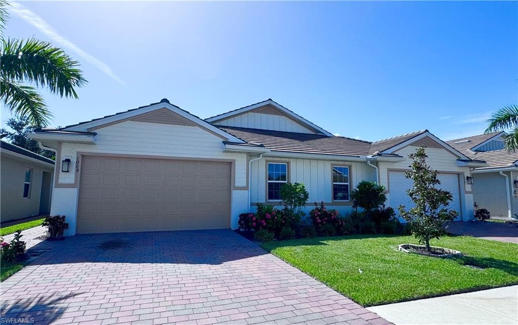 1069 Tranquil Brook DR, NAPLES FL 34114-7