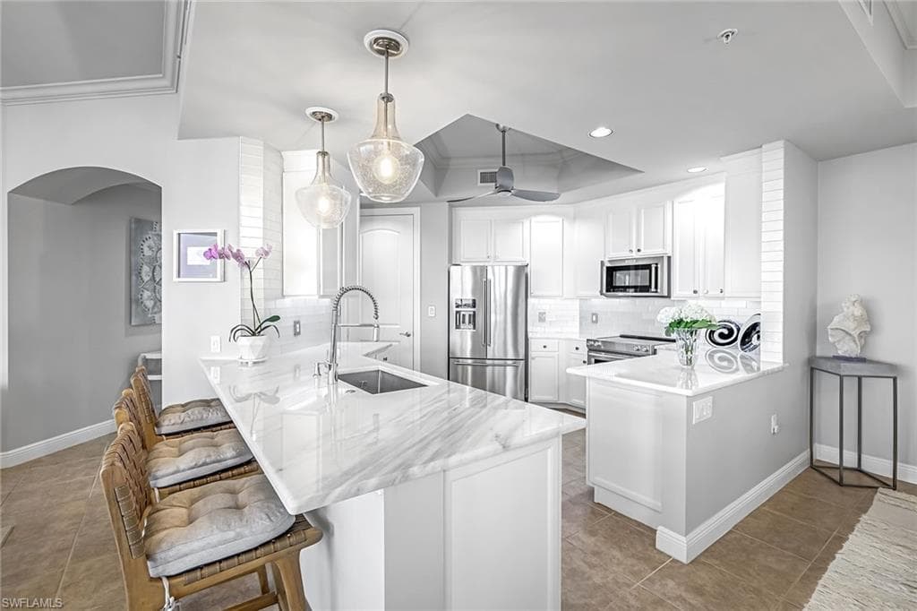 2090 W First ST # E2105, FORT MYERS FL 33901-11