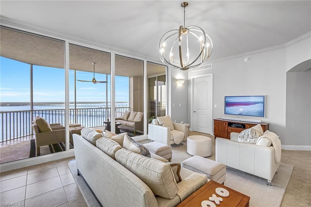 2090 W First ST # E2105, FORT MYERS FL 33901-8