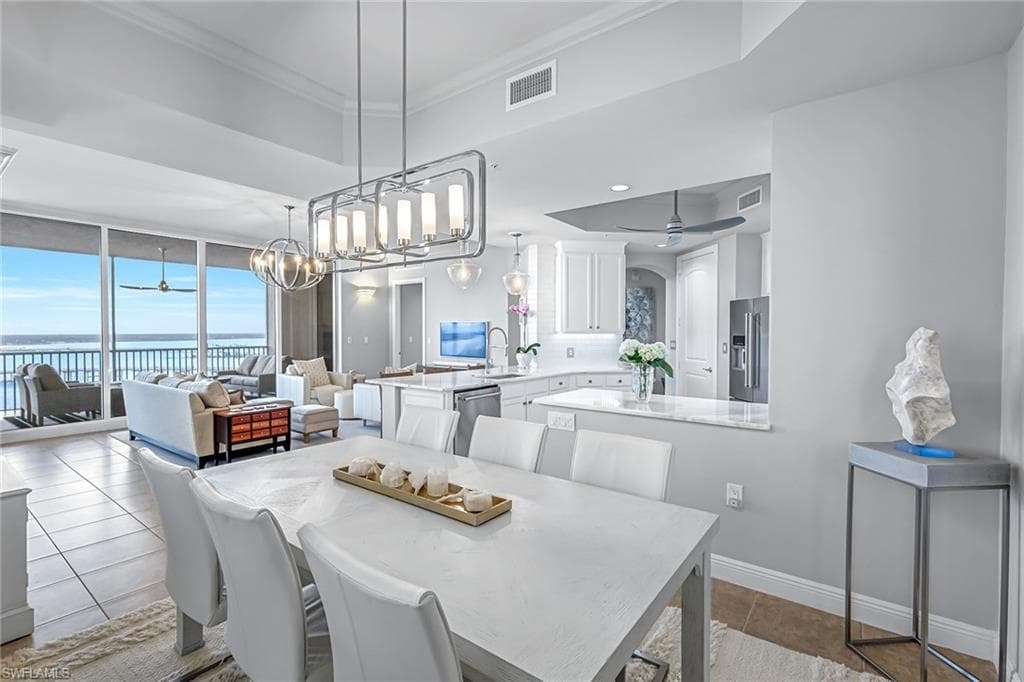 2090 W First ST # E2105, FORT MYERS FL 33901-17