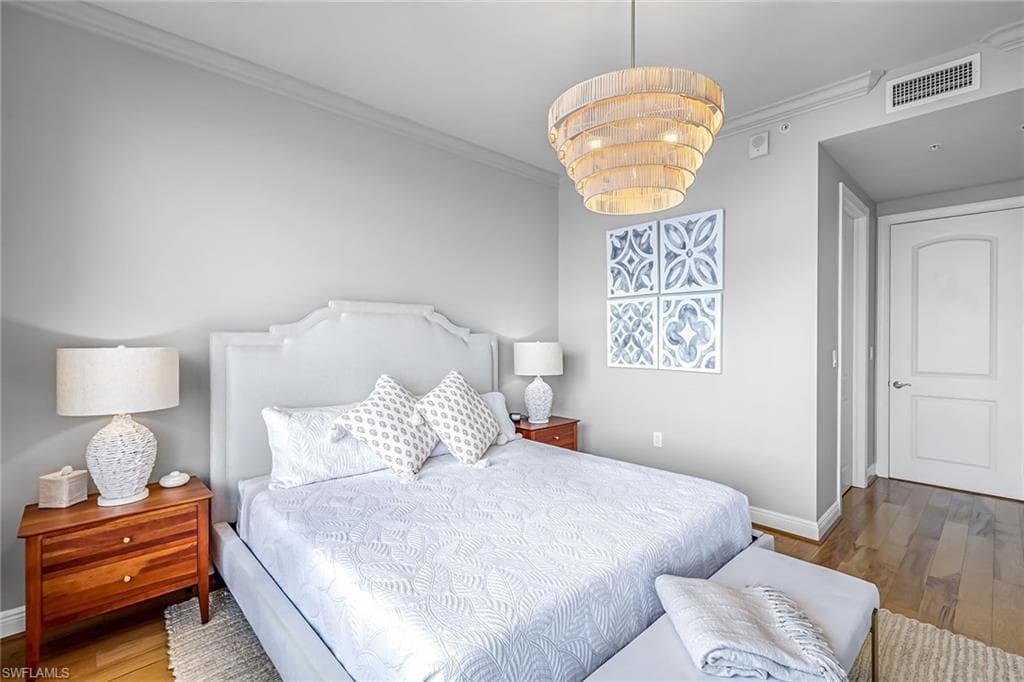 2090 W First ST # E2105, FORT MYERS FL 33901-18