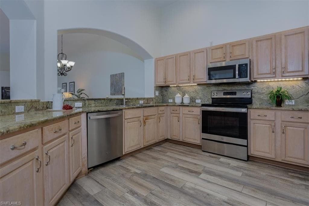 737 Mainsail PL, NAPLES FL 34110-6