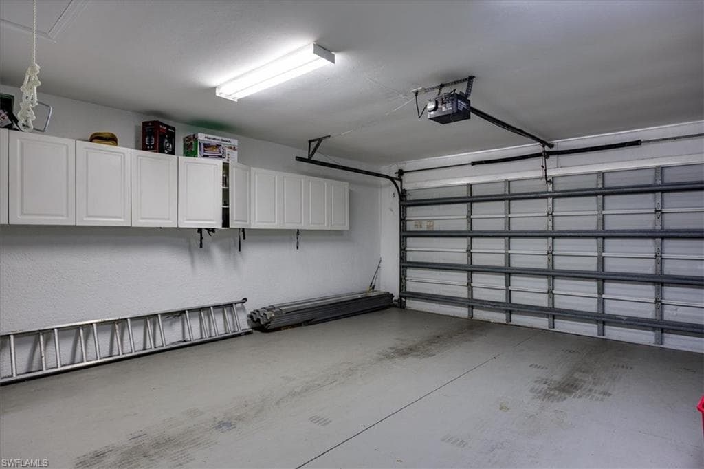 737 Mainsail PL, NAPLES FL 34110-32