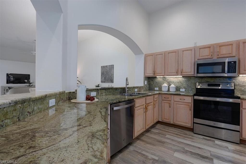 737 Mainsail PL, NAPLES FL 34110-10