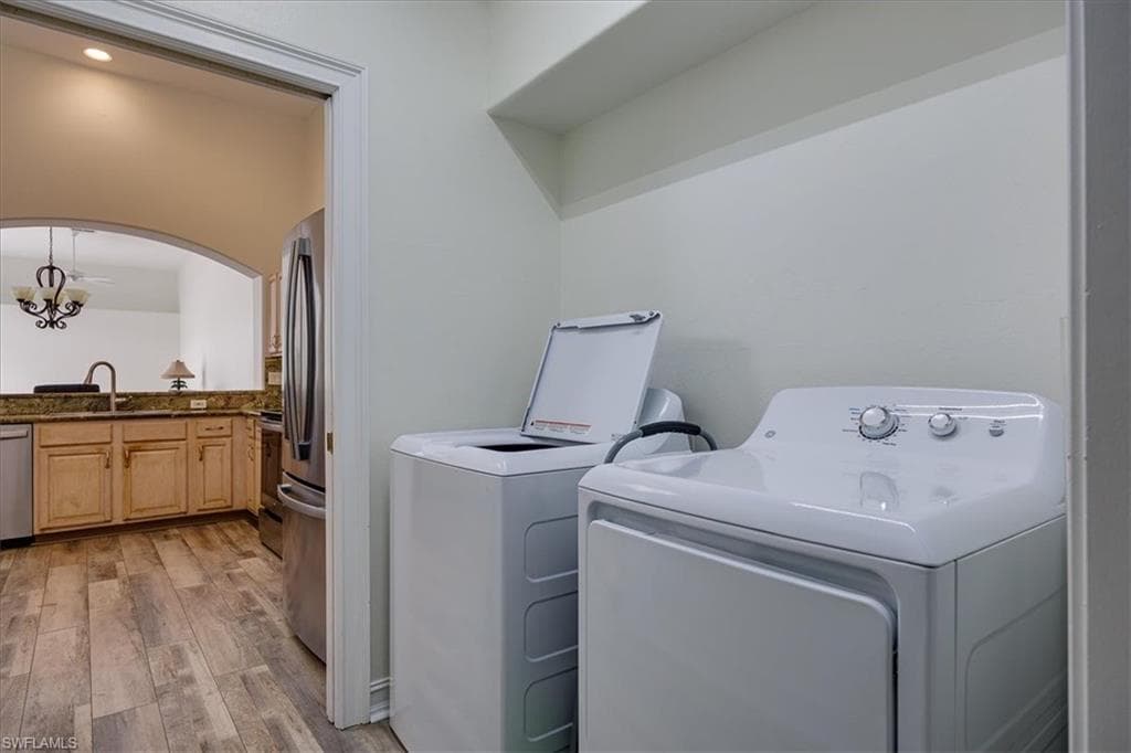 737 Mainsail PL, NAPLES FL 34110-28