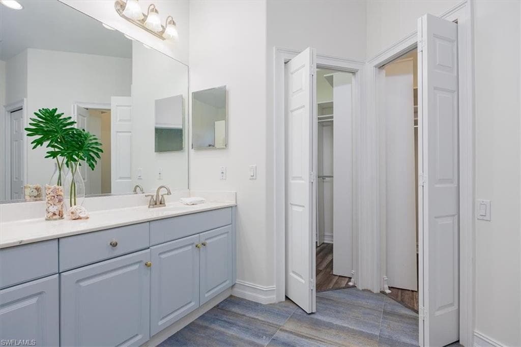 737 Mainsail PL, NAPLES FL 34110-20