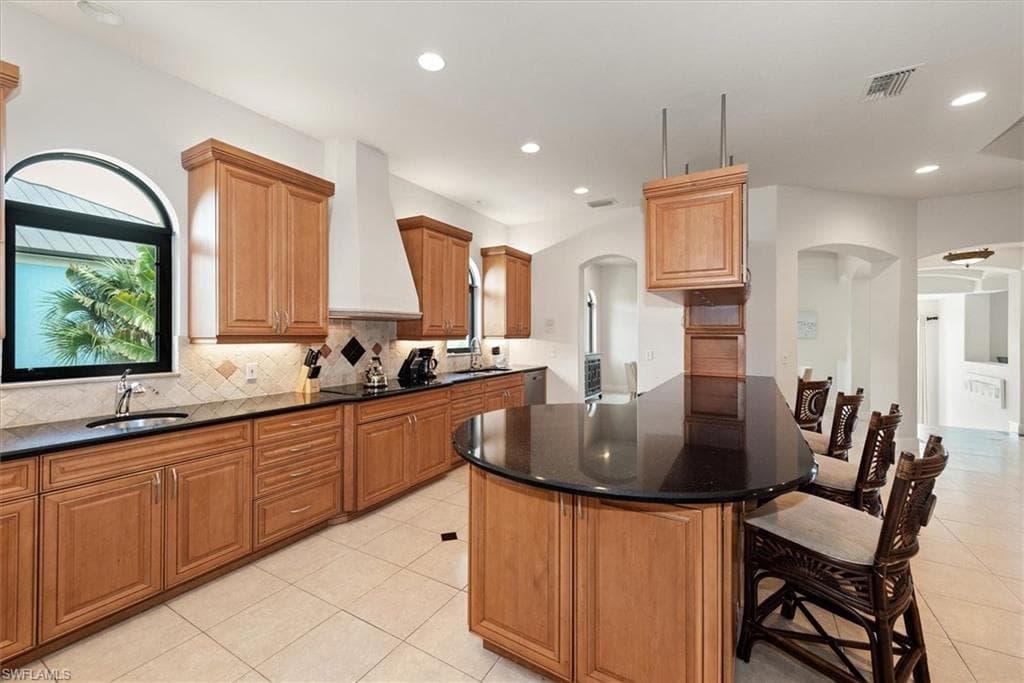 1316 Eagle Run DR, SANIBEL FL 33957-8