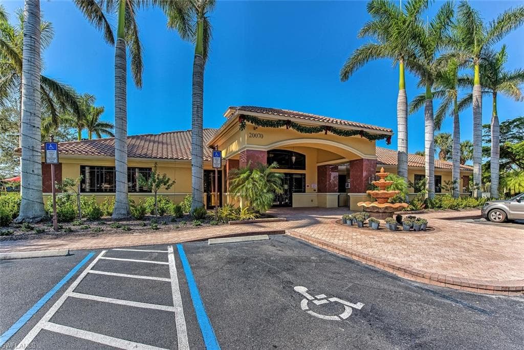 20051 Barletta LN # 2521, ESTERO FL 33928-22