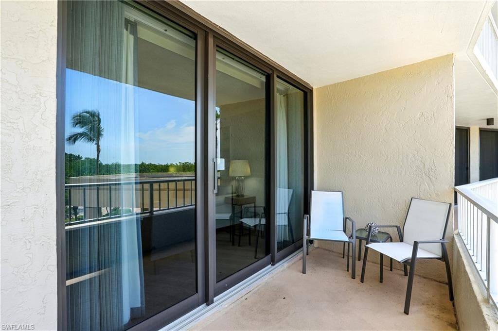 440 Seaview CT # 201, MARCO ISLAND FL 34145-26