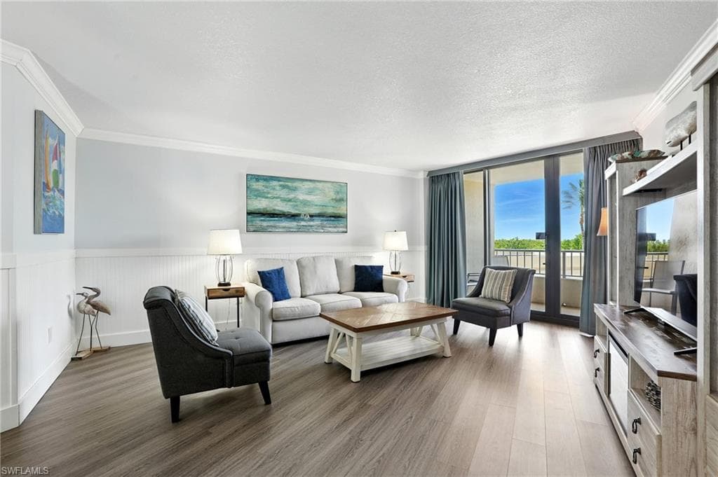 440 Seaview CT # 201, MARCO ISLAND FL 34145-1